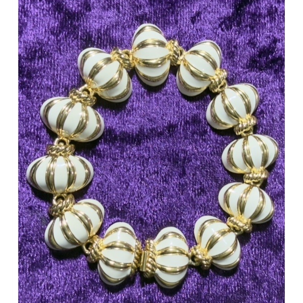 Vtg JOAN RIVERS Bracelet White Enamel Gold Tone Links Signed Costume‎ Jewelry